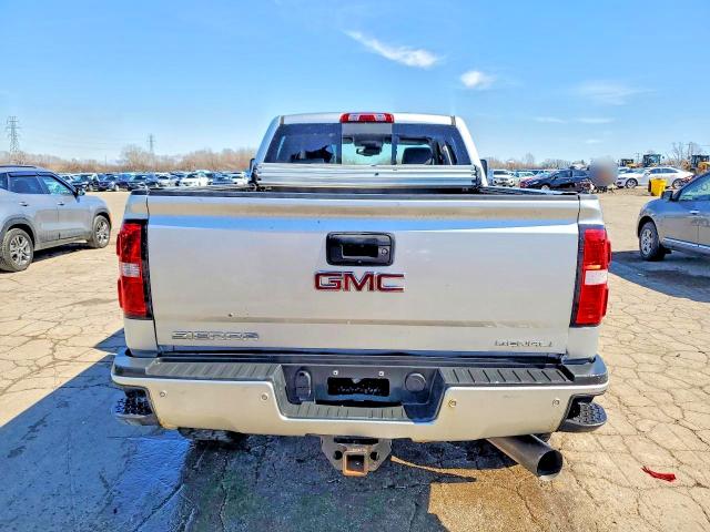 47072386 :رقم المزاد ، 1GT12UEY2JF244221 vin ، 2018 Gmc Sierra مزاد بيع
