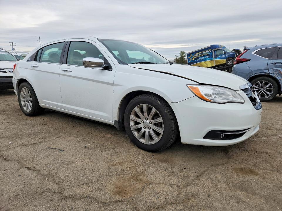 47739706 :رقم المزاد ، 1C3CCBCG5EN136017 vin ، 2014 Chrysler 200 مزاد بيع