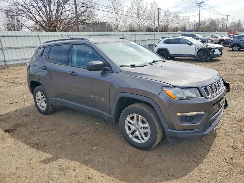 48030326 :رقم المزاد ، 3C4NJDAB7JT419154 vin ، 2018 Jeep Compass مزاد بيع
