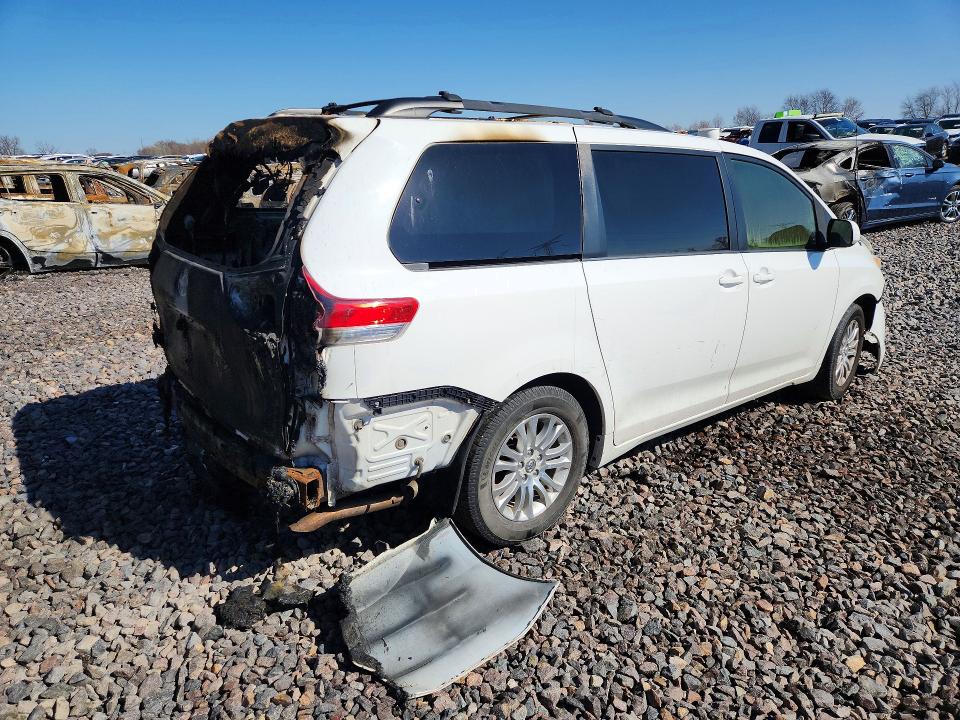 Продажа на аукционе авто 2014 Toyota Sienna, vin: 5TDYK3DC3ES424537, номер лота: 78881785