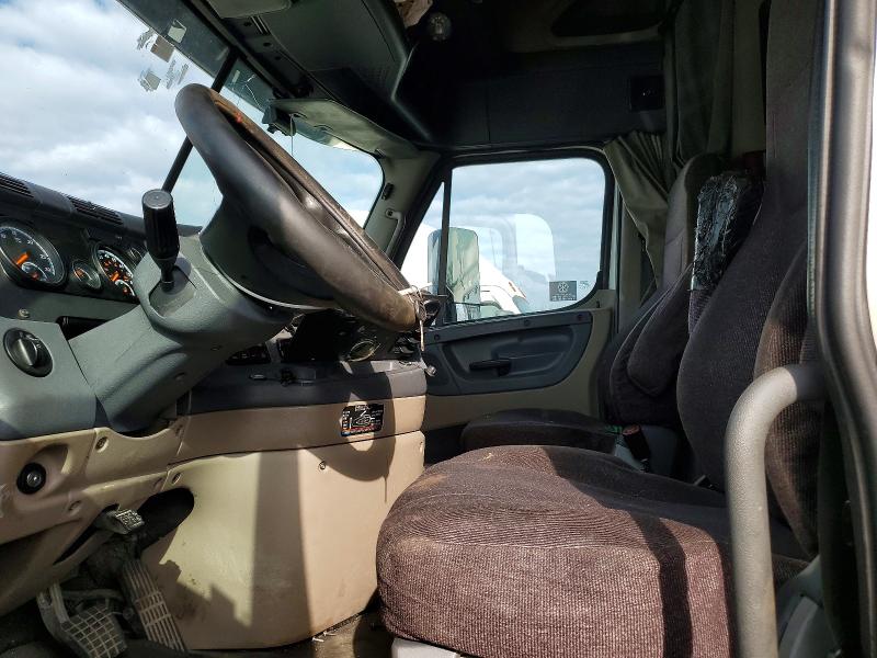 47646346 :رقم المزاد ، 3AKJGLDR3HSJB8234 vin ، 2017 Freightliner Cascadia مزاد بيع