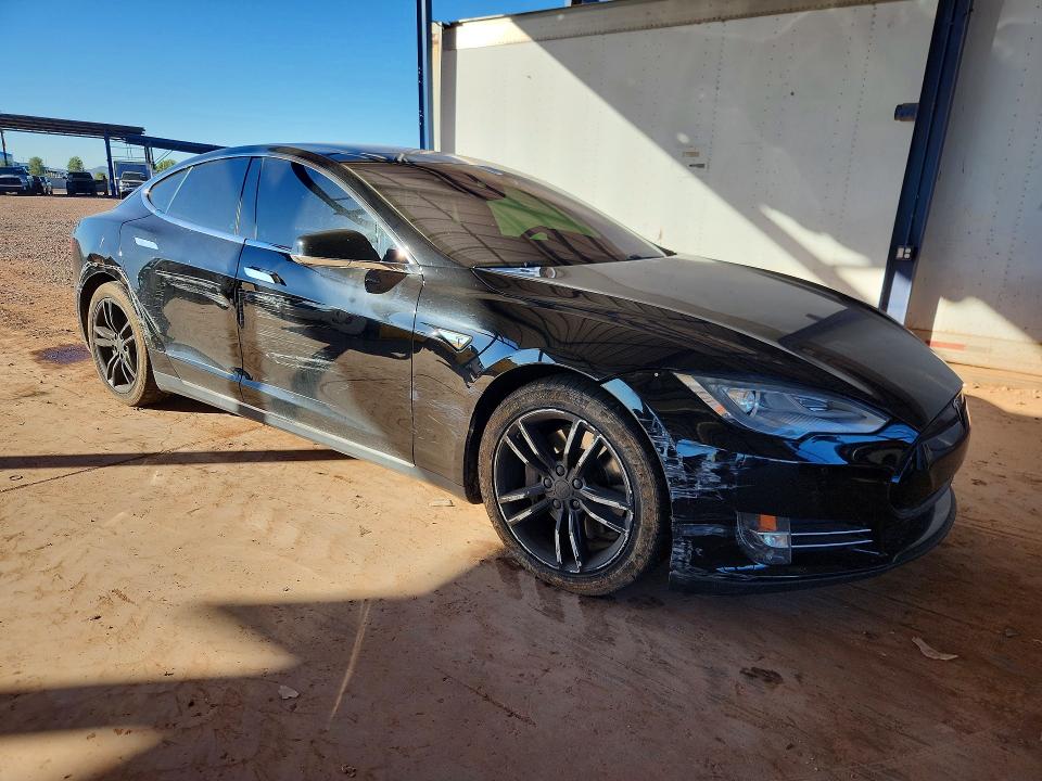 2015 Tesla Model S მანქანა იყიდება აუქციონზე, vin: 5YJSA1H25FF086482, აუქციონის ნომერი: 45603256