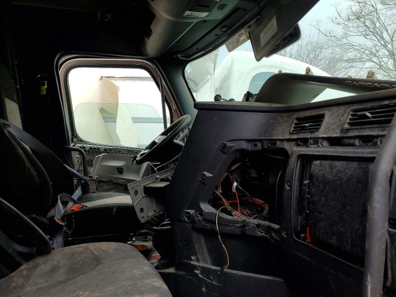 Продажа на аукционе авто 2022 Freightliner Cascadia 126, vin: 3AKJHHDR2NSNB1017, номер лота: 48057496