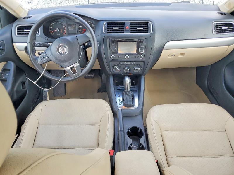 47879386 :رقم المزاد ، 3VWLX7AJ1BM338545 vin ، 2011 Volkswagen Jetta مزاد بيع