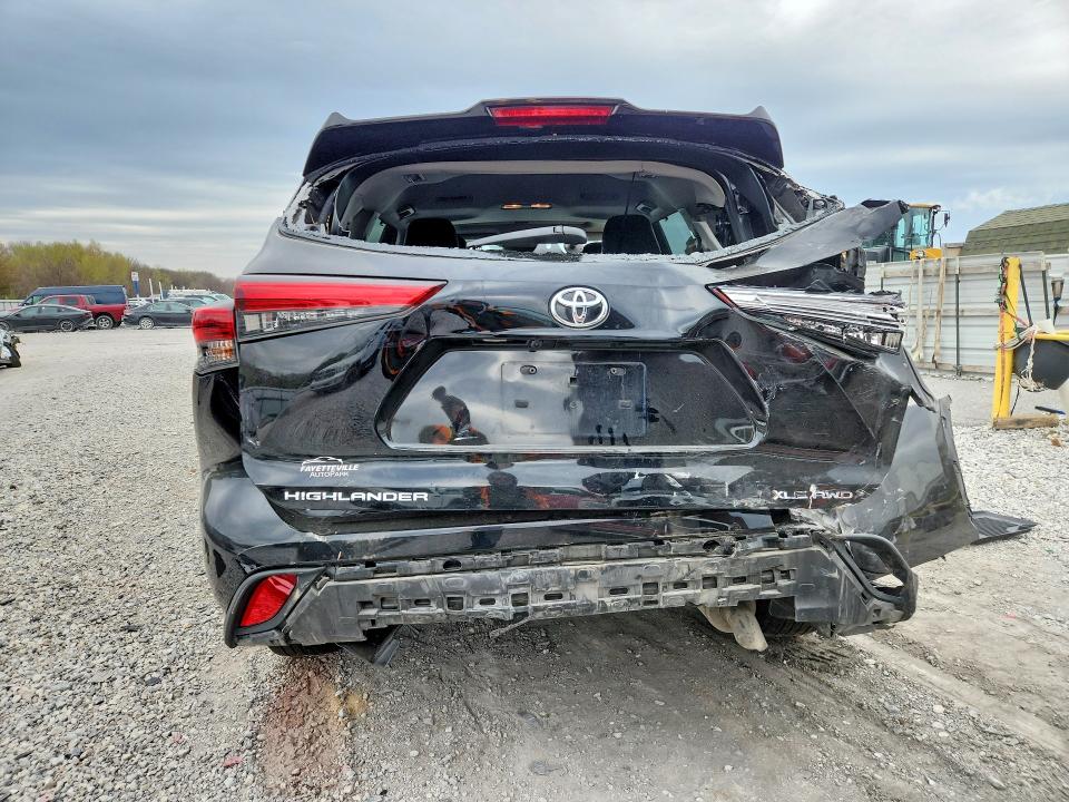 2021 Toyota Highlander მანქანა იყიდება აუქციონზე, vin: 5TDGZRBH3MS559136, აუქციონის ნომერი: 47512676