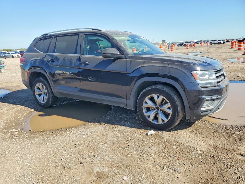 45522506 :رقم المزاد ، 1V2CR2CA4JC561349 vin ، 2018 Volkswagen Atlas مزاد بيع