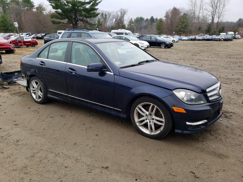 2013 Mercedes-benz C მანქანა იყიდება აუქციონზე, vin: WDDGF8AB8DG129750, აუქციონის ნომერი: 48254186