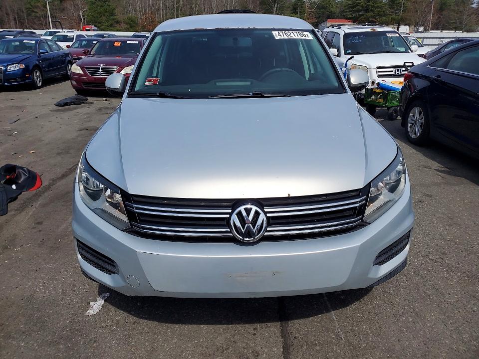 47621786 :رقم المزاد ، WVGAV7AX0CW543260 vin ، 2012 Volkswagen Tiguan مزاد بيع
