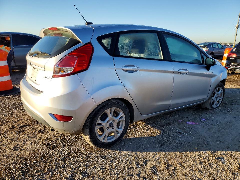 45545606 :رقم المزاد ، 3FADP4EJ4JM145052 vin ، 2018 Ford Fiesta مزاد بيع