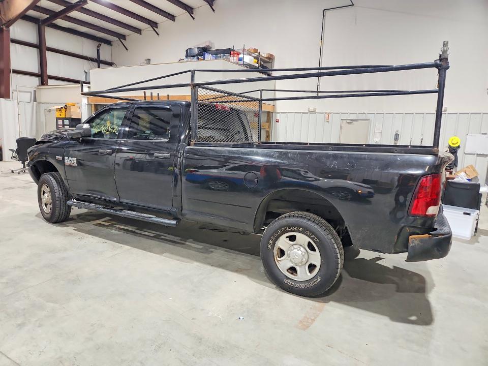 46740256 :رقم المزاد ، 3C6UR5HJXHG613145 vin ، 2017 Ram 2500 مزاد بيع