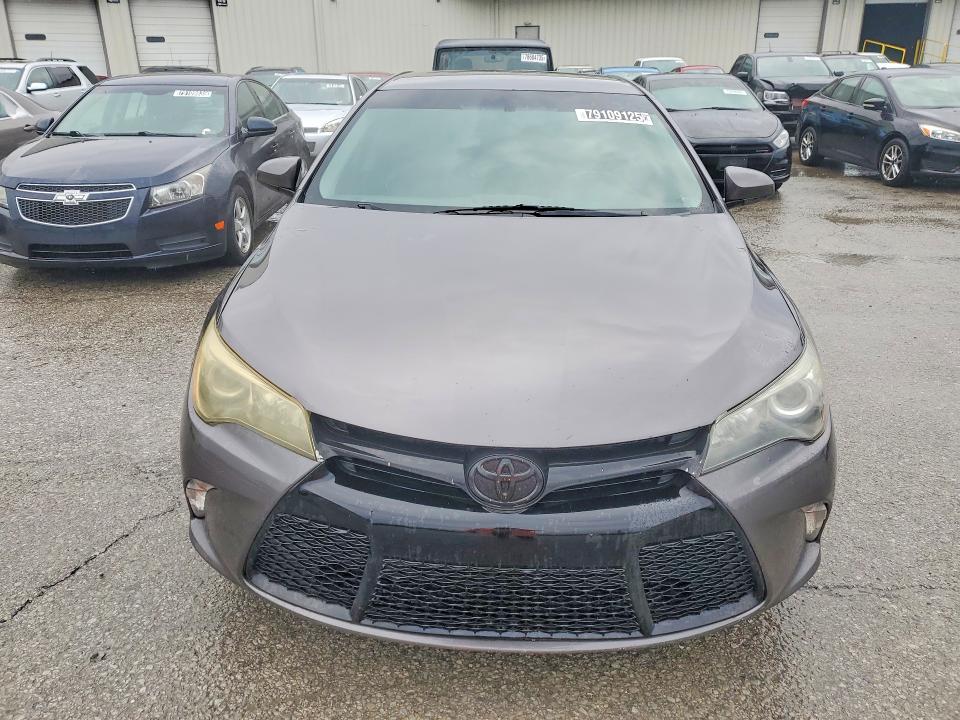 79109125 :رقم المزاد ، 4T1BF1FK9HU313392 vin ، 2017 Toyota Camry مزاد بيع