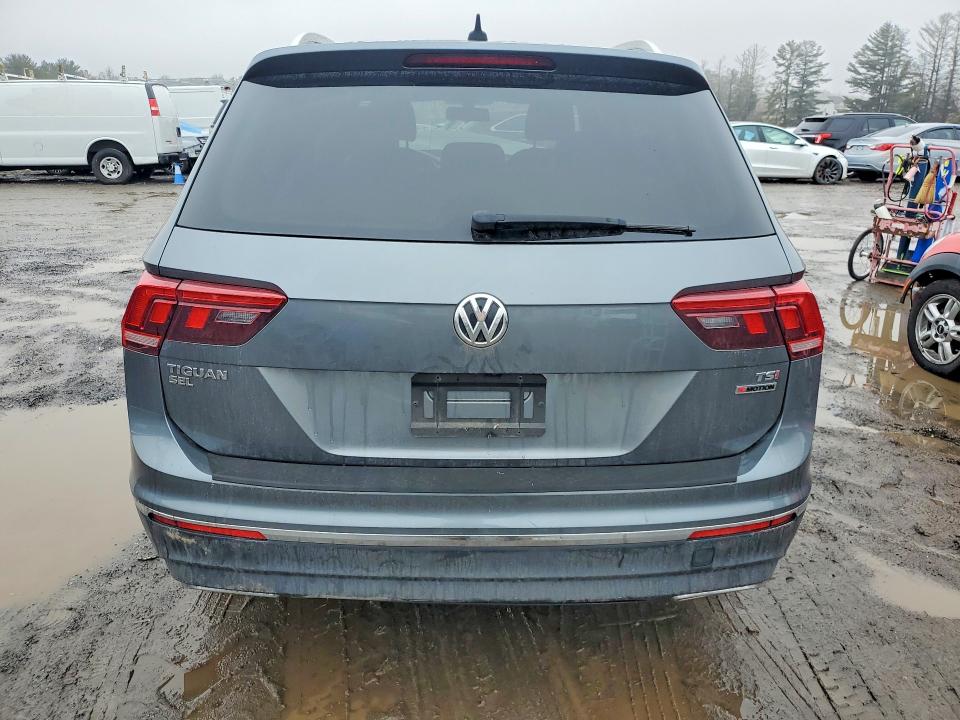 79690745 :رقم المزاد ، 3VV2B7AX4JM052271 vin ، 2018 Volkswagen Tiguan مزاد بيع