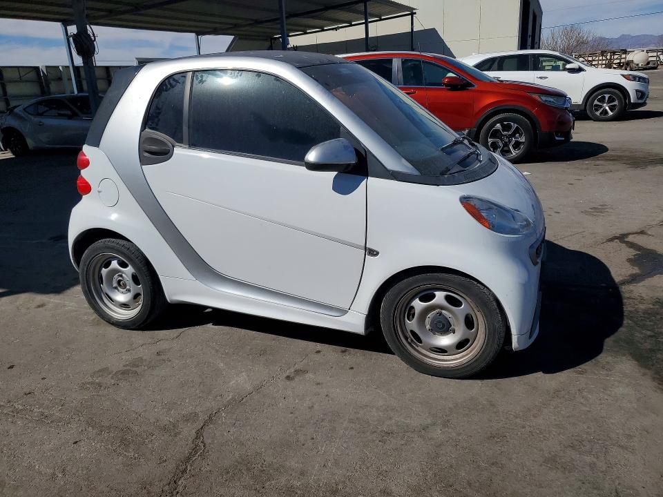 Продажа на аукционе авто 2015 Smart Cars Fortwo, vin: WMEEJ3BA4FK810398, номер лота: 41763306