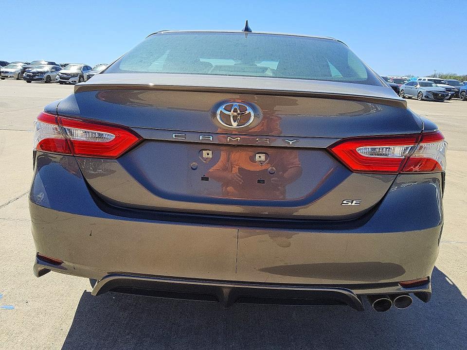 96056505 :رقم المزاد ، 4T1G11AK1LU326044 vin ، 2020 Toyota Camry مزاد بيع