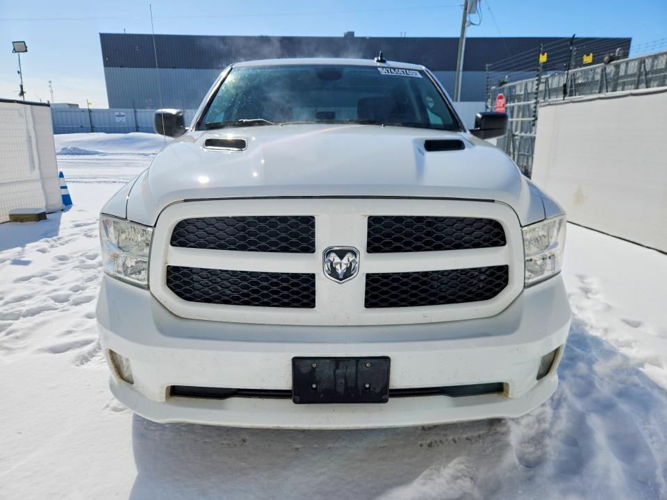 47444746 :رقم المزاد ، 3C6RR7KT7MG548325 vin ، 2021 Ram 1500 Classic مزاد بيع