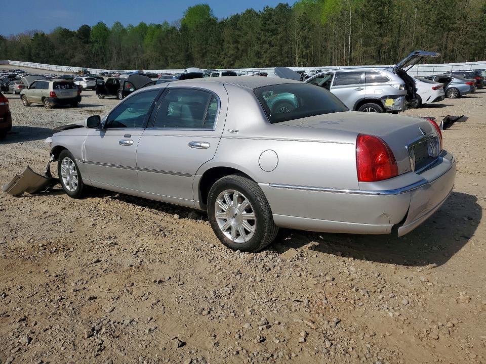 Продажа на аукционе авто 2011 Lincoln Town Car, vin: 2LNBL8CV7BX755958, номер лота: 46834496
