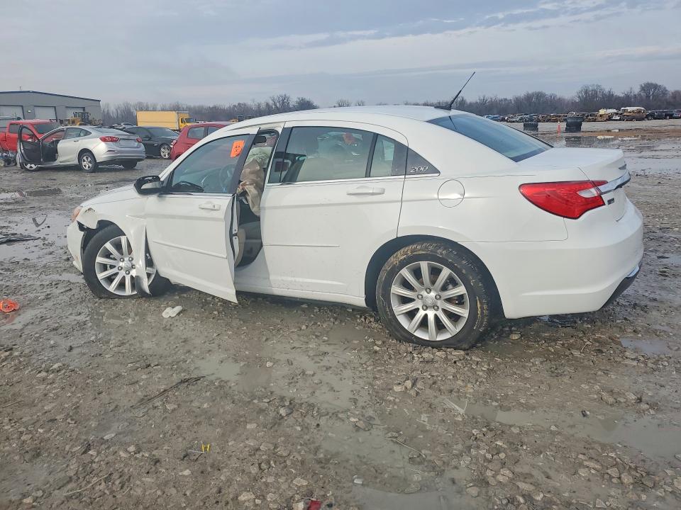 Продажа на аукционе авто 2013 Chrysler 200, vin: 1C3CCBBG4DN703477, номер лота: 79129635