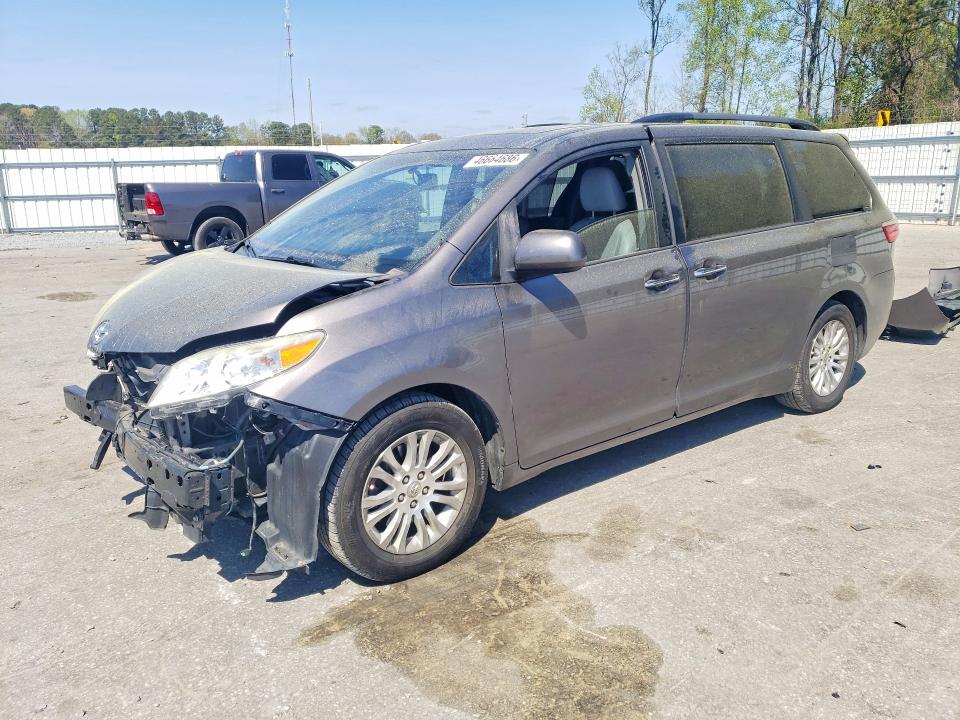 2015 Toyota Sienna მანქანა იყიდება აუქციონზე, vin: 5TDYK3DC5FS665436, აუქციონის ნომერი: 46664686