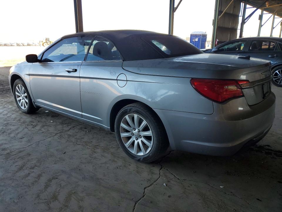 45996166 :رقم المزاد ، 1C3BCBEB1DN592334 vin ، 2013 Chrysler 200 مزاد بيع