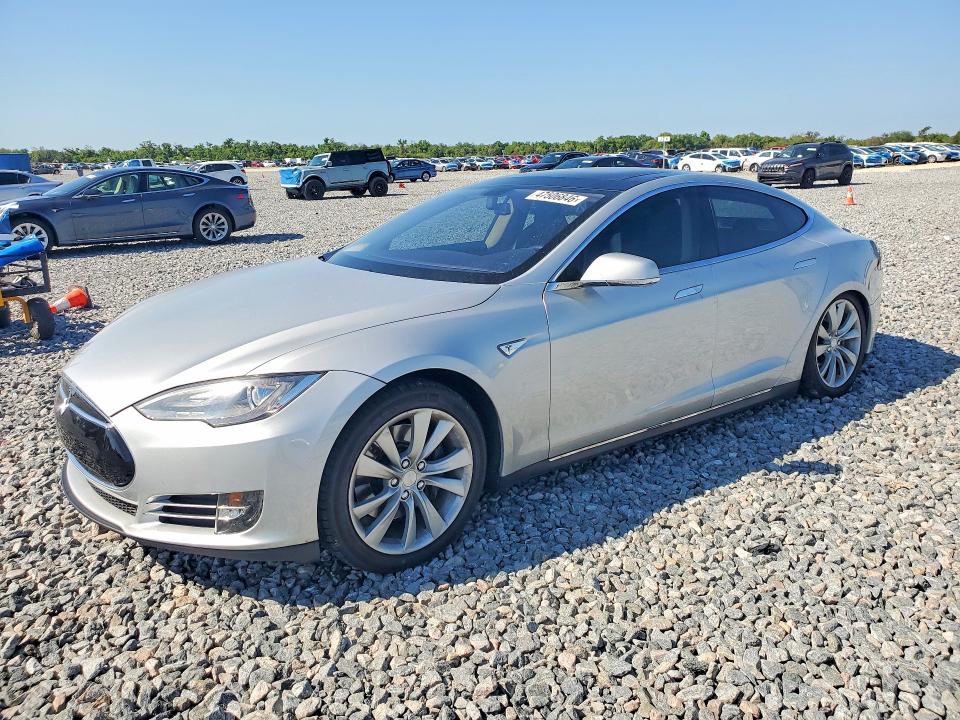 2013 Tesla Model S მანქანა იყიდება აუქციონზე, vin: 5YJSA1DP7DFP13116, აუქციონის ნომერი: 47506846