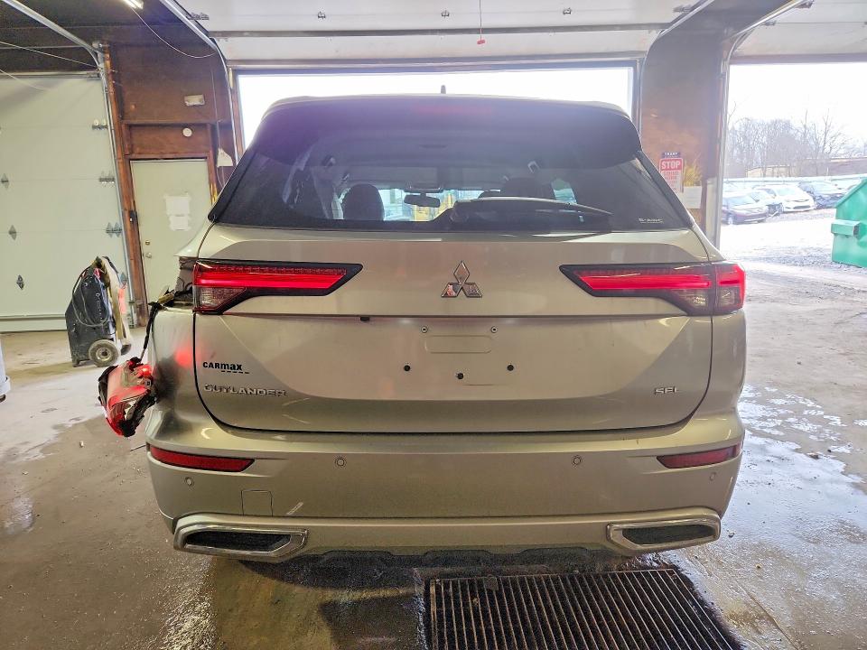 47874456 :رقم المزاد ، JA4J4VA80NZ056852 vin ، 2022 Mitsubishi Outlander مزاد بيع