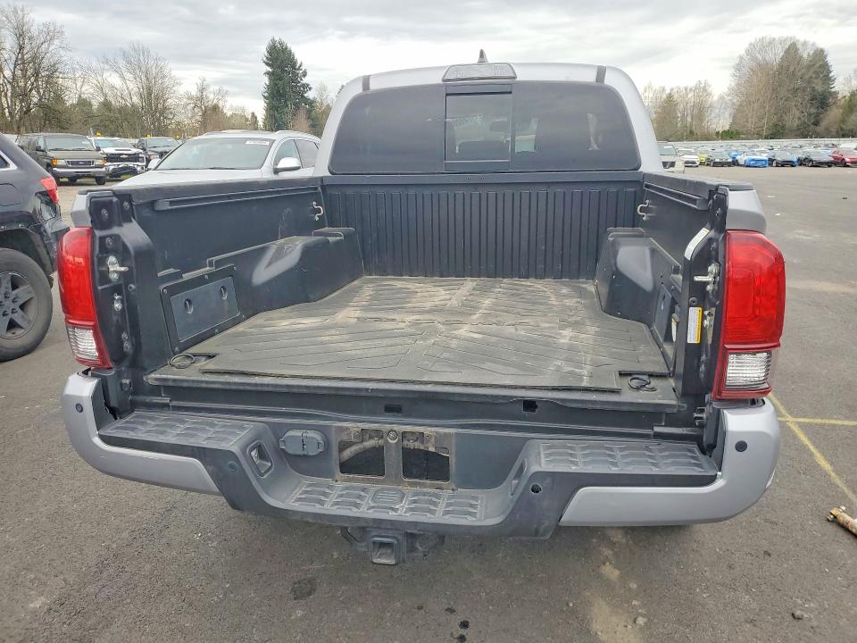Продаж на аукціоні авто 2018 Toyota Tacoma, vin: 3TMCZ5ANXJM126326, номер лоту: 46205436