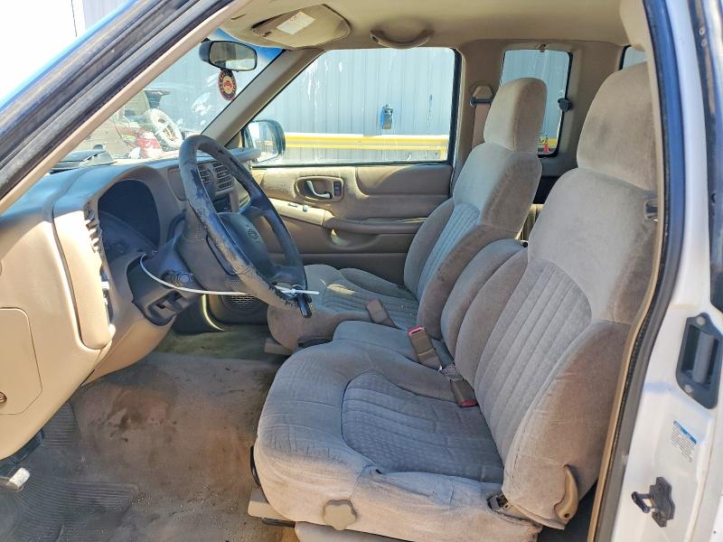 41655816 :رقم المزاد ، 1GCCS19W928216650 vin ، 2002 Chev S-10 مزاد بيع