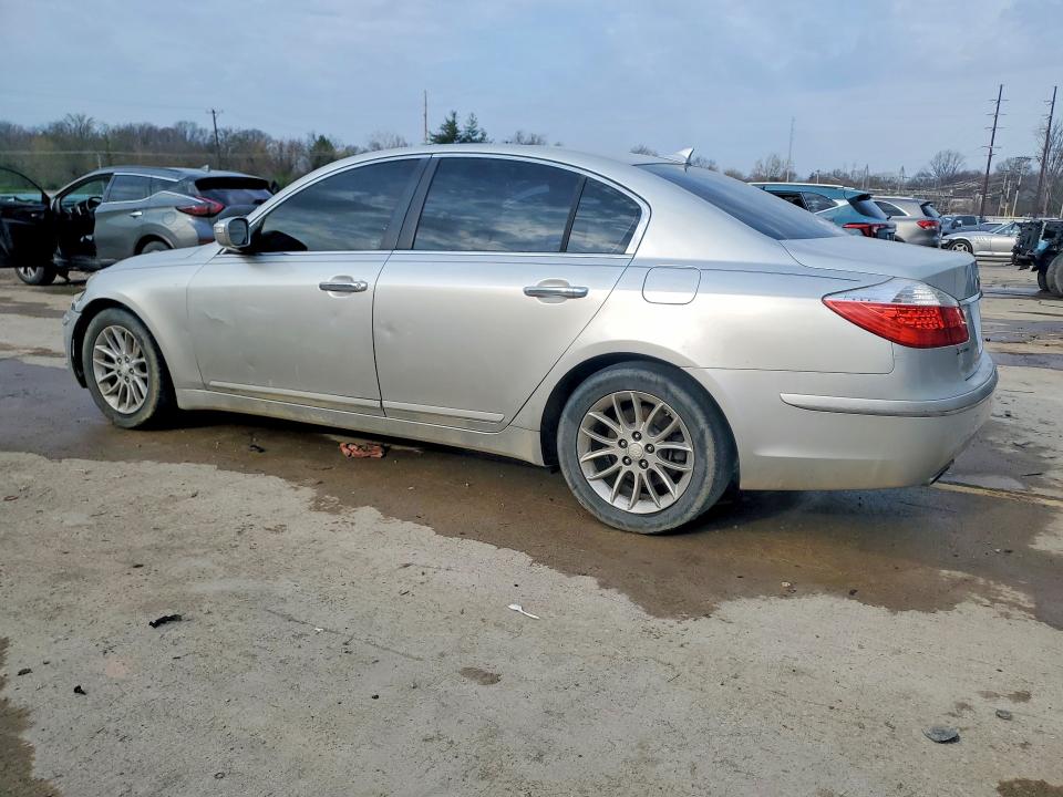 2010 Hyundai Genesis მანქანა იყიდება აუქციონზე, vin: KMHGC4DE4AU093811, აუქციონის ნომერი: 47614066
