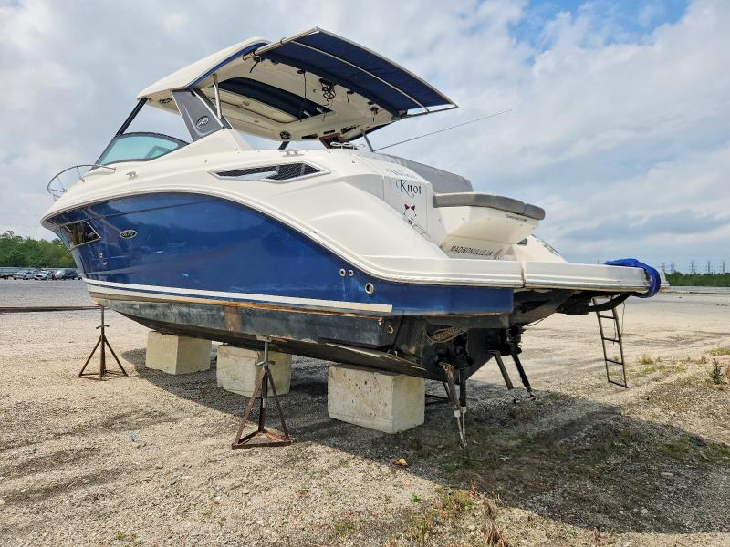 2020 Sea Ray 230 Sd მანქანა იყიდება აუქციონზე, vin: SERV1872A020, აუქციონის ნომერი: 46713696