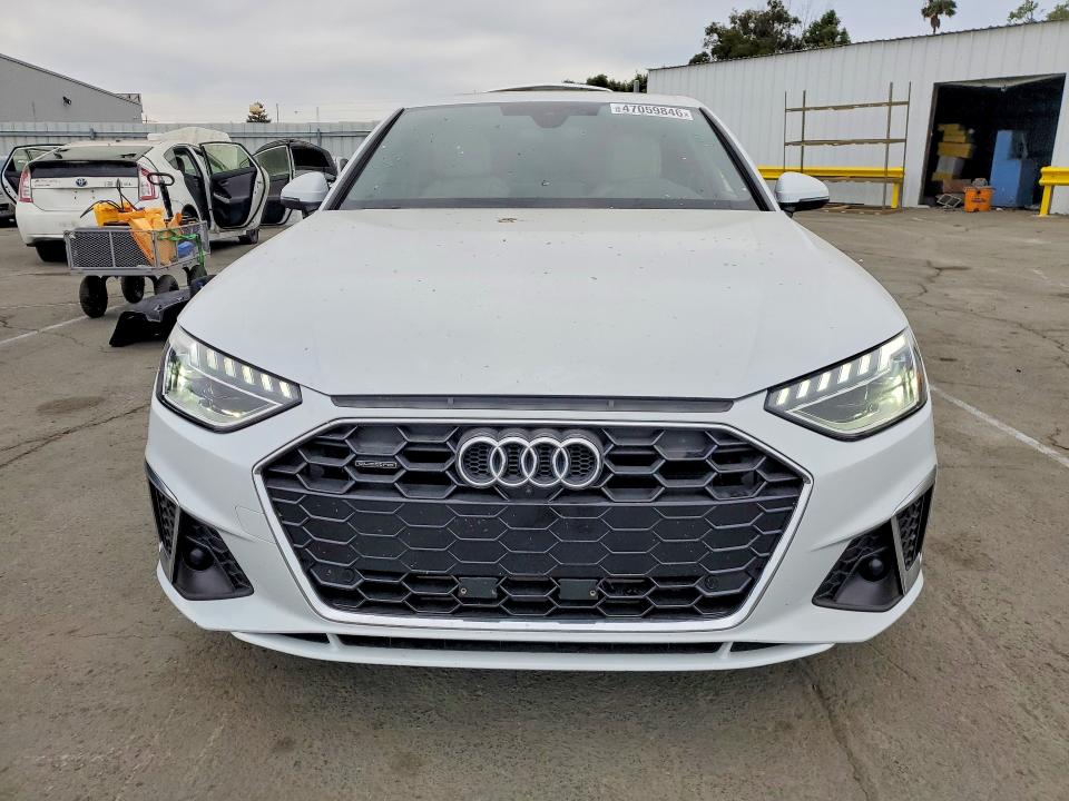 Продаж на аукціоні авто 2022 Audi A4, vin: WAUEAAF46NN014107, номер лоту: 47059846