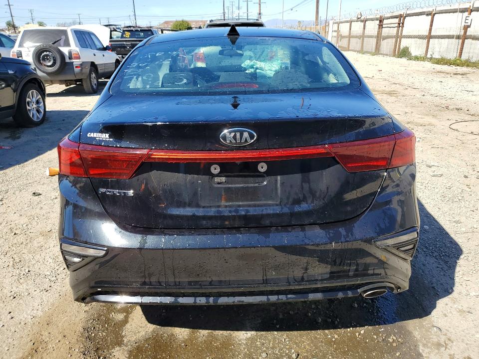 2020 Kia Forte მანქანა იყიდება აუქციონზე, vin: 3KPF24AD7LE184118, აუქციონის ნომერი: 46006946