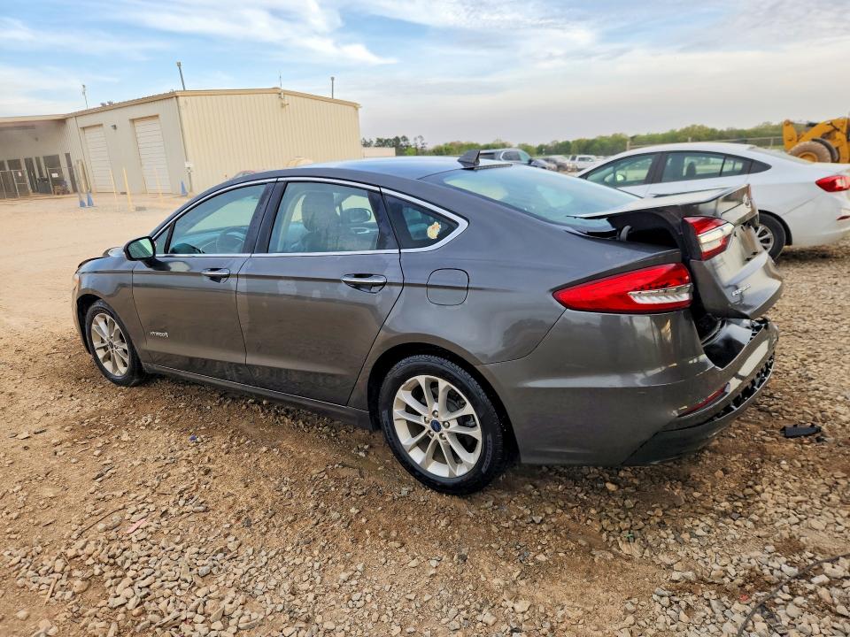 47239766 :رقم المزاد ، 3FA6P0MU1KR253971 vin ، 2019 Ford Fusion مزاد بيع