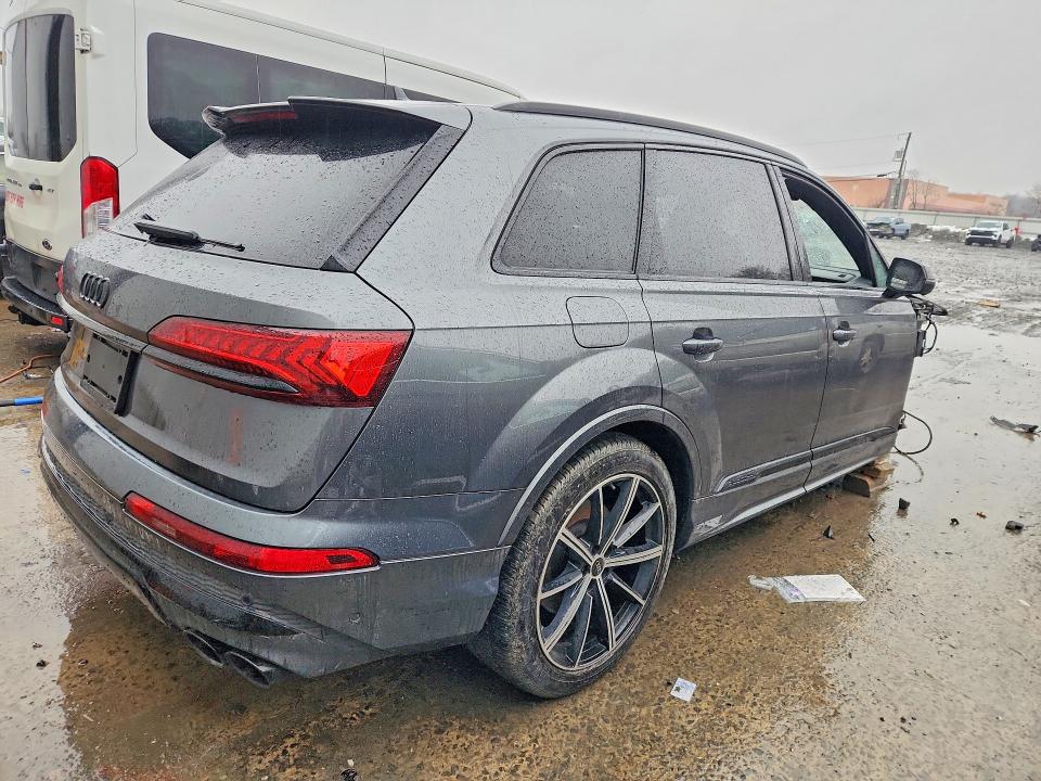 78422395 :رقم المزاد ، WA1AWBF7XND016512 vin ، 2022 Audi Sq7 مزاد بيع