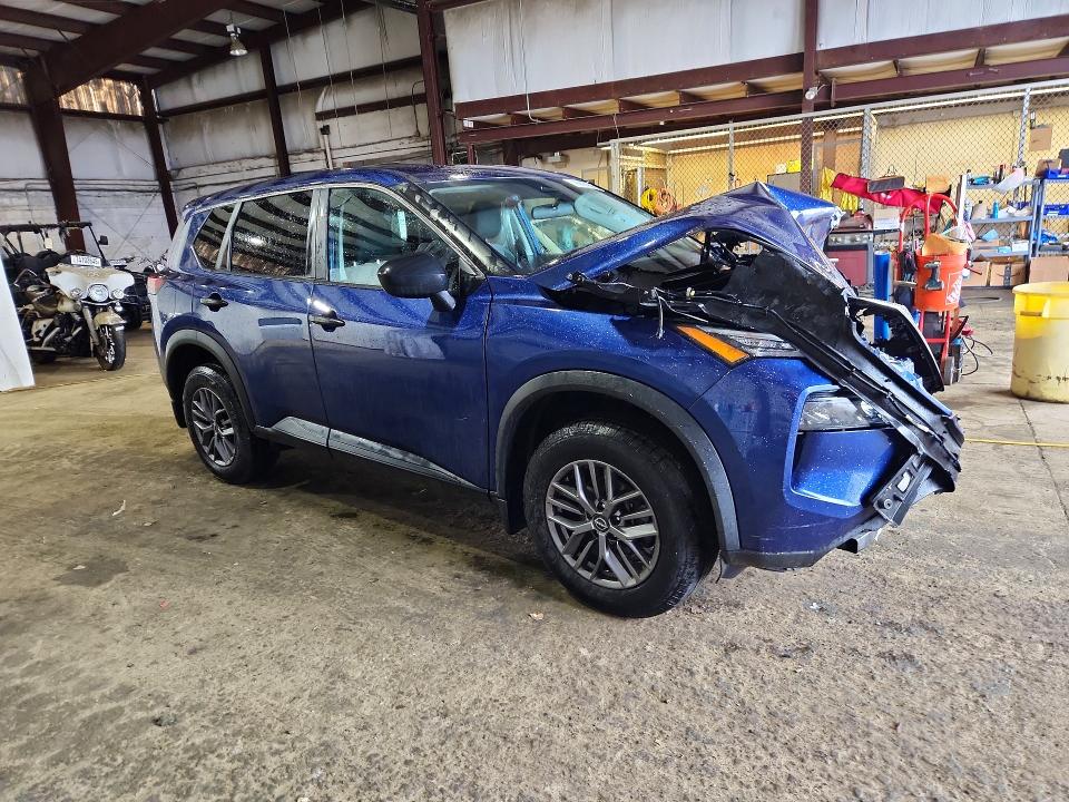 46099256 :رقم المزاد ، 5N1BT3AB2NC715767 vin ، 2022 Nissan Rogue مزاد بيع