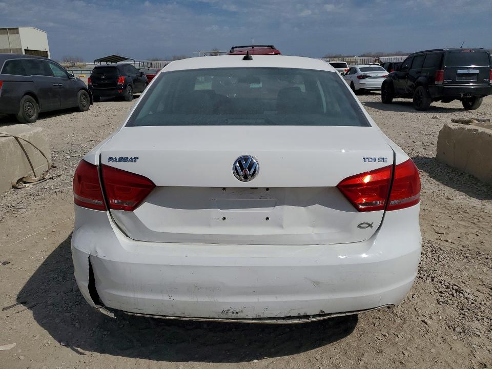 47707076 :رقم المزاد ، 1VWBN7A30EC017735 vin ، 2014 Volkswagen Passat مزاد بيع