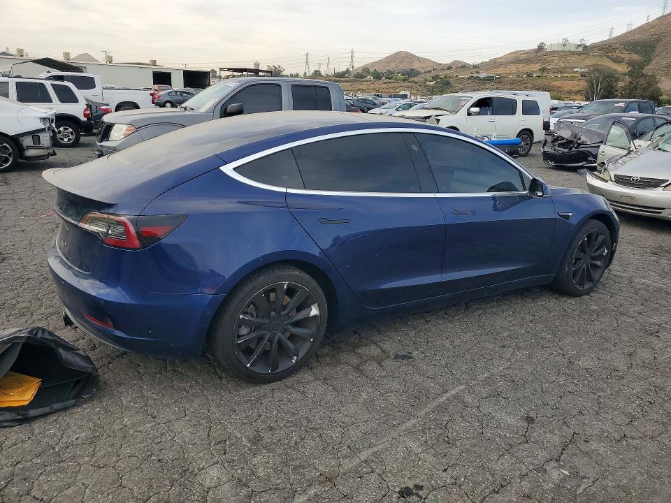 Продажа на аукционе авто 2018 Tesla Model 3, vin: 5YJ3E1EA0JF076522, номер лота: 47839916