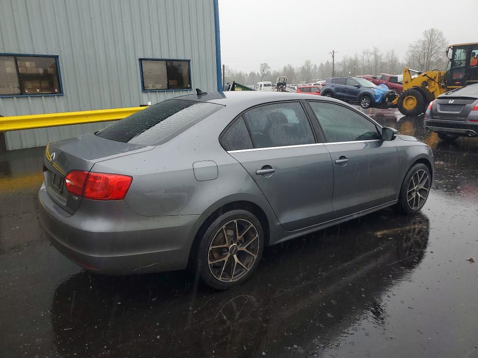 45769066 :رقم المزاد ، 3VW3L7AJ5EM378501 vin ، 2014 Volkswagen Jetta مزاد بيع