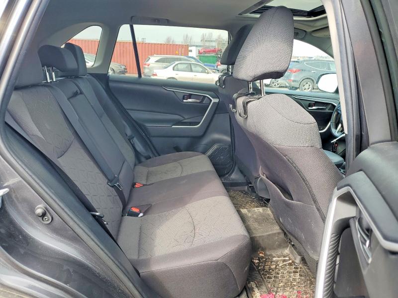 45992346 :رقم المزاد ، 2T3W1RFV4MC108932 vin ، 2021 Toyota Rav4 مزاد بيع