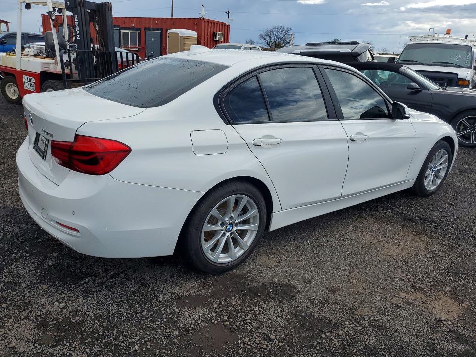 2017 Bmw 320 მანქანა იყიდება აუქციონზე, vin: WBA8A9C56HK619873, აუქციონის ნომერი: 41626606