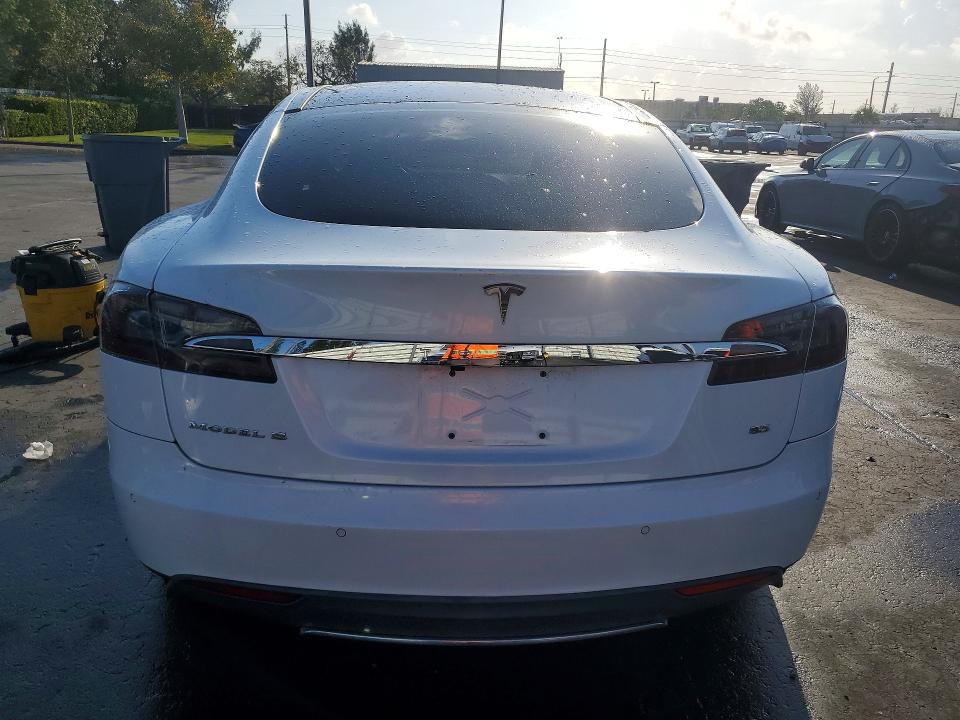 46173726 :رقم المزاد ، 5YJSA1H17EFP53316 vin ، 2014 Tesla Model S مزاد بيع