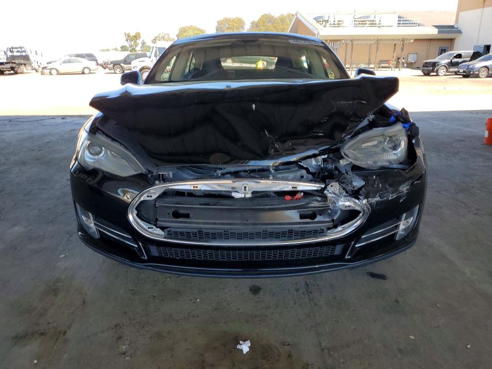 46175316 :رقم المزاد ، 5YJSA1CP8DFP07441 vin ، 2013 Tesla Model S مزاد بيع