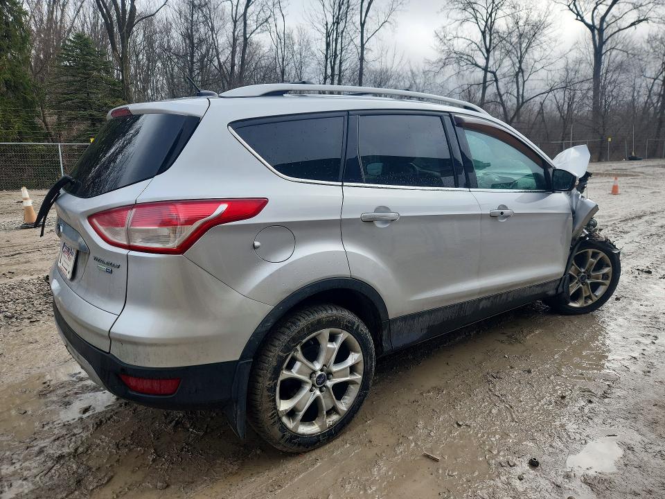 2014 Ford Escape მანქანა იყიდება აუქციონზე, vin: 1FMCU9J99EUC35835, აუქციონის ნომერი: 79200015