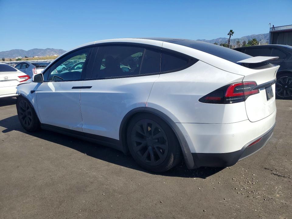 41601936 :رقم المزاد ، 7SAXCDE5XNF360177 vin ، 2022 Tesla Model X مزاد بيع