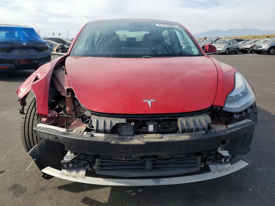 47839606 :رقم المزاد ، 5YJ3E1EA2JF049242 vin ، 2018 Tesla Model 3 مزاد بيع