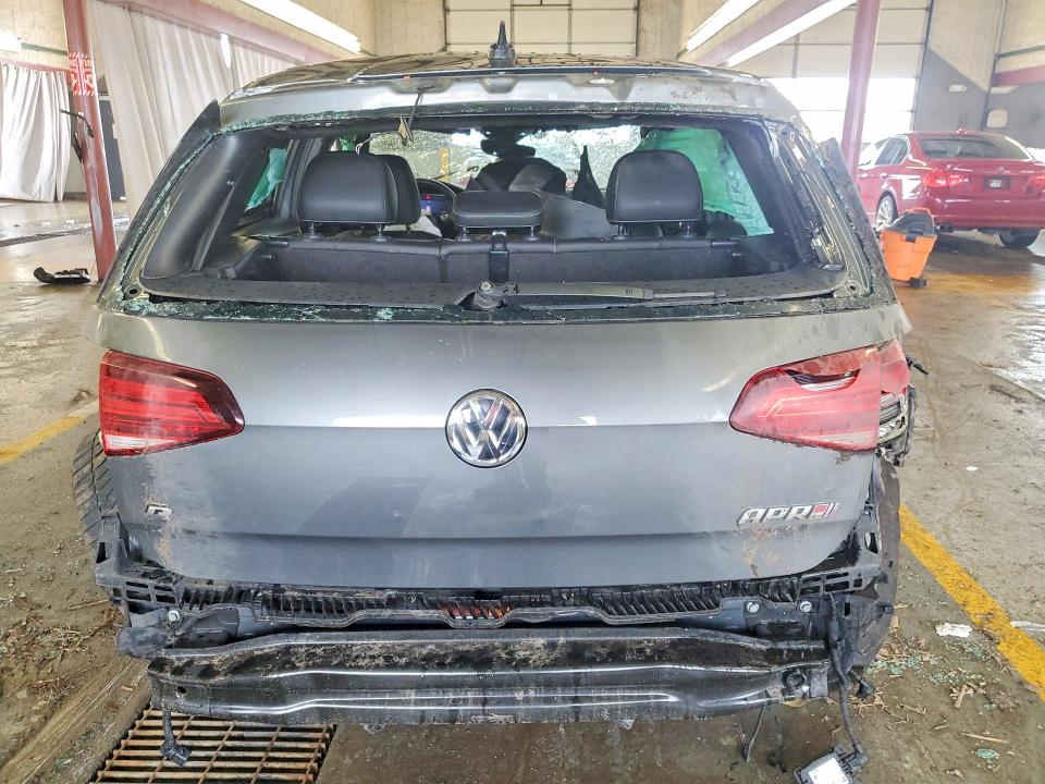 48279016 :رقم المزاد ، WVWVF7AU9JW105746 vin ، 2018 Volkswagen Golf R مزاد بيع