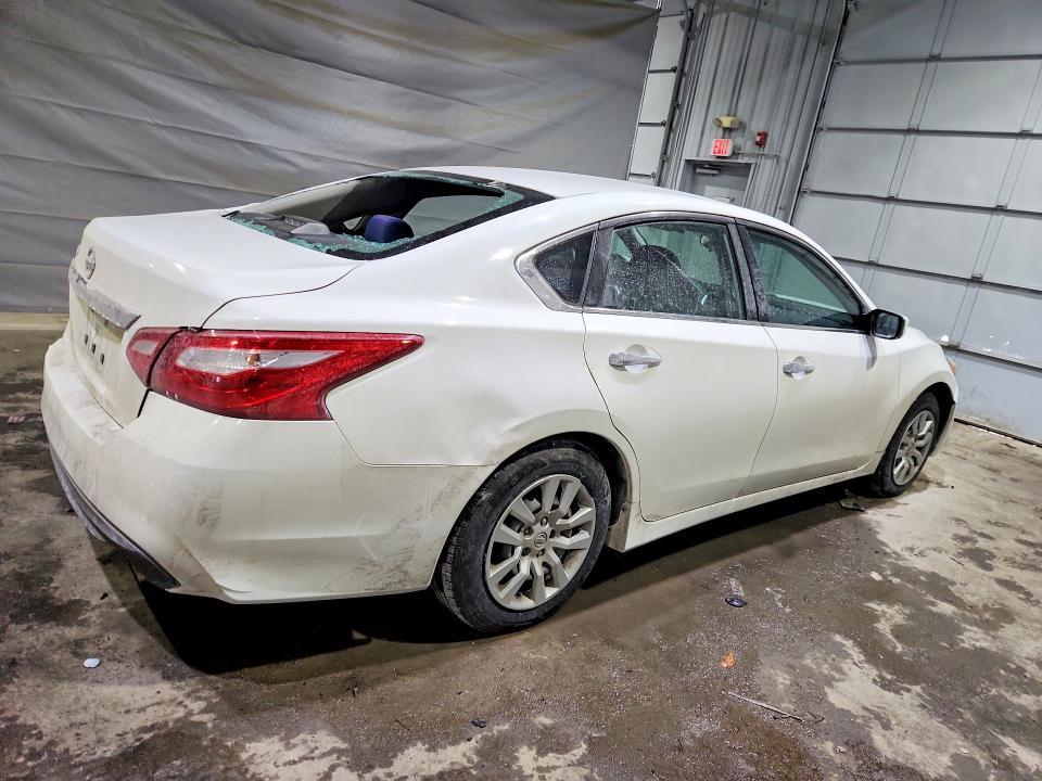 2017 Nissan Altima მანქანა იყიდება აუქციონზე, vin: 1N4AL3AP0HN333991, აუქციონის ნომერი: 79693815