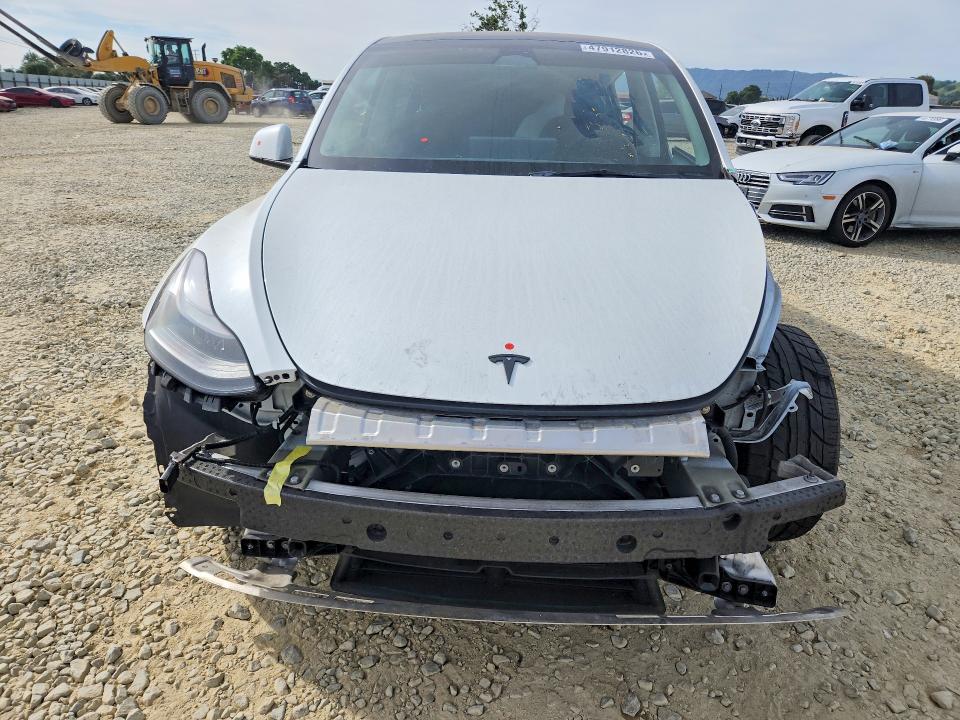 47912826 :رقم المزاد ، 7SAYGDEE2PF676488 vin ، 2023 Tesla Y مزاد بيع