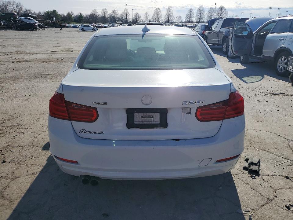 2013 Bmw 328 მანქანა იყიდება აუქციონზე, vin: WBA3B3C54DF538555, აუქციონის ნომერი: 47266636