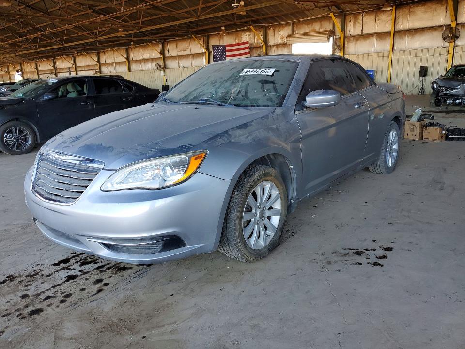 45996166 :رقم المزاد ، 1C3BCBEB1DN592334 vin ، 2013 Chrysler 200 مزاد بيع