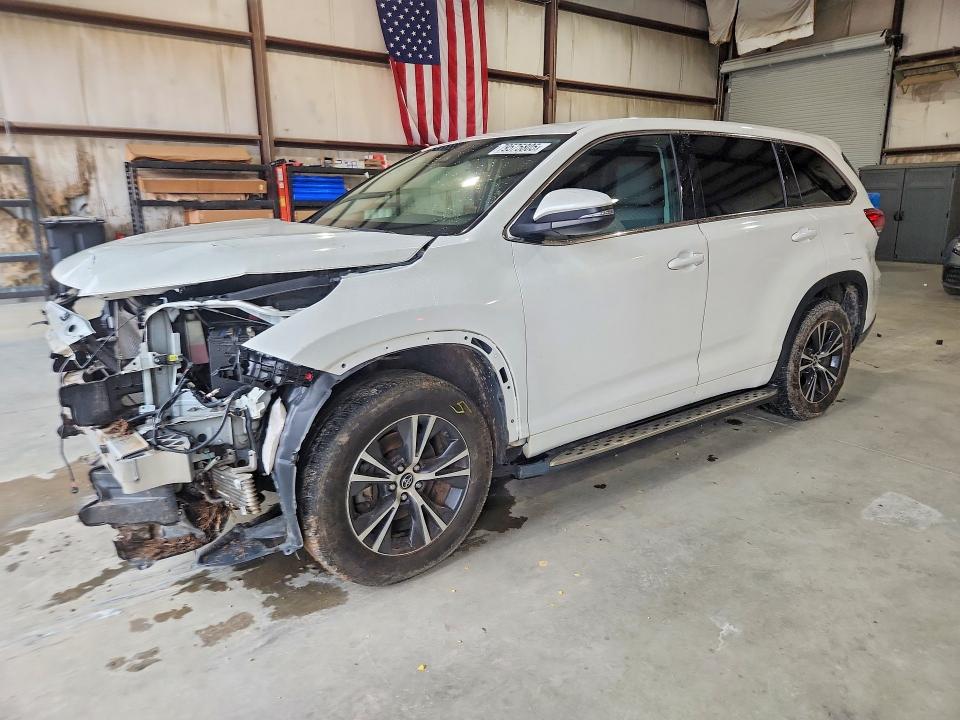 Продажа на аукционе авто 2018 Toyota Highlander, vin: 5TDZZRFH5JS260598, номер лота: 79575805